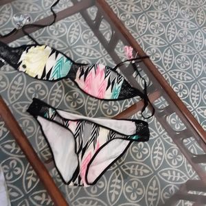 VOLCOM bathing suit medium